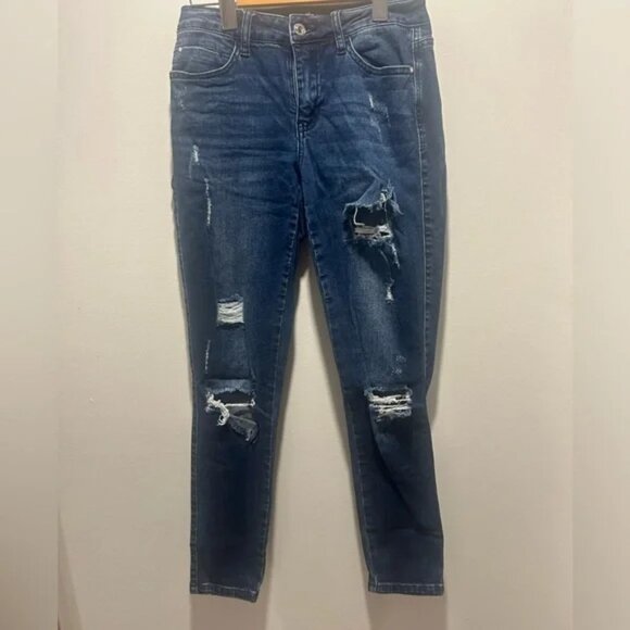 GUESS denim jeans, size 26, distressed, skinny, sexy curve , silver hardware - Picture 1 of 8